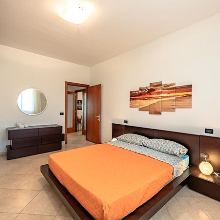 La Dimora Della Lullu, Luxury Apartment Пиетра Лигуре Екстериор снимка