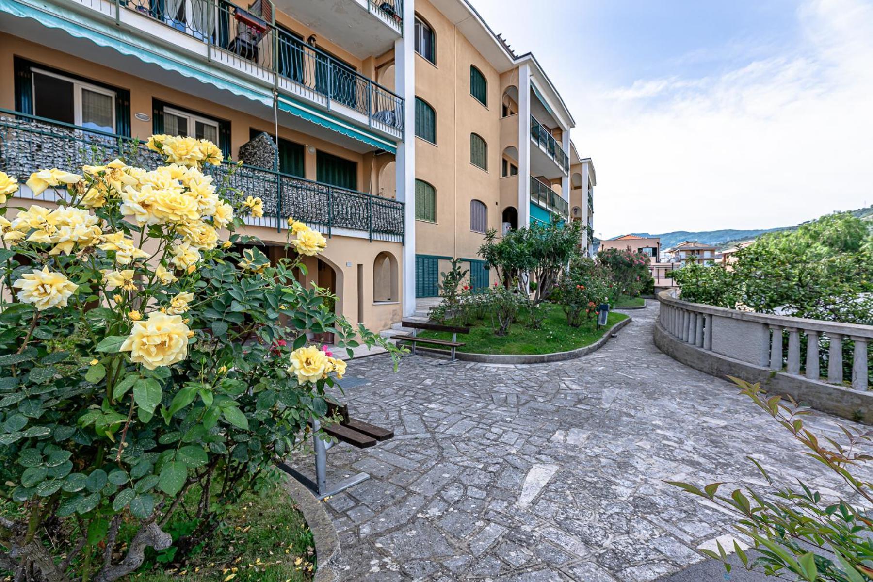 La Dimora Della Lullu, Luxury Apartment Пиетра Лигуре Екстериор снимка