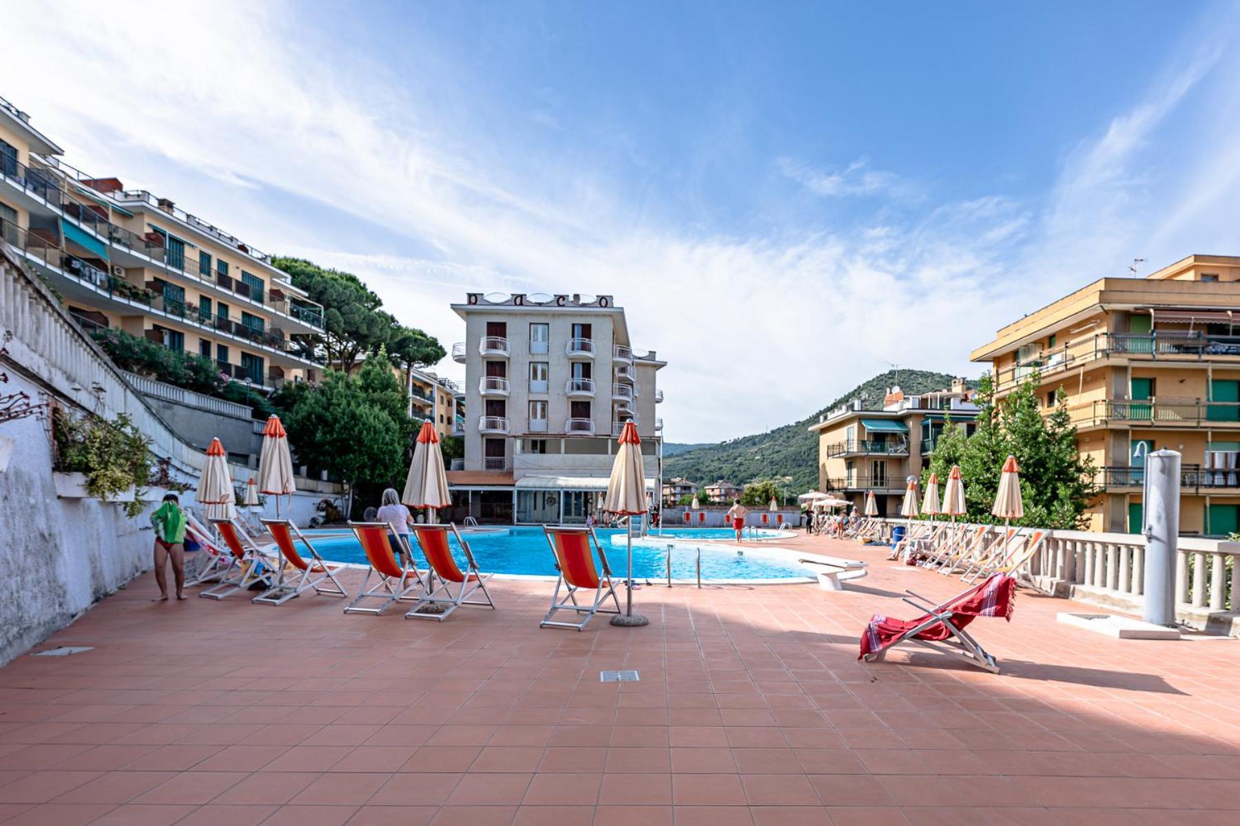 La Dimora Della Lullu, Luxury Apartment Пиетра Лигуре Екстериор снимка