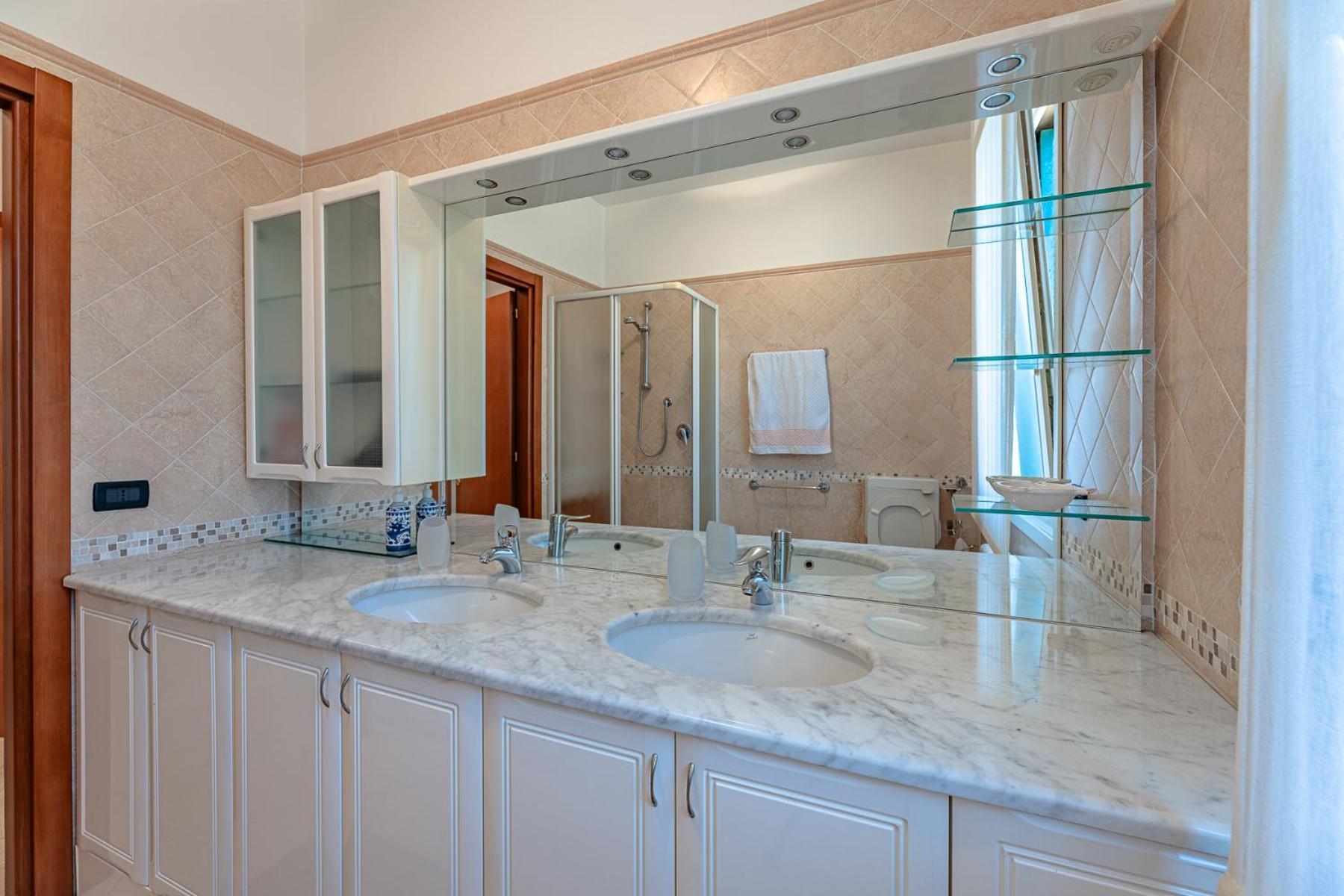 La Dimora Della Lullu, Luxury Apartment Пиетра Лигуре Екстериор снимка
