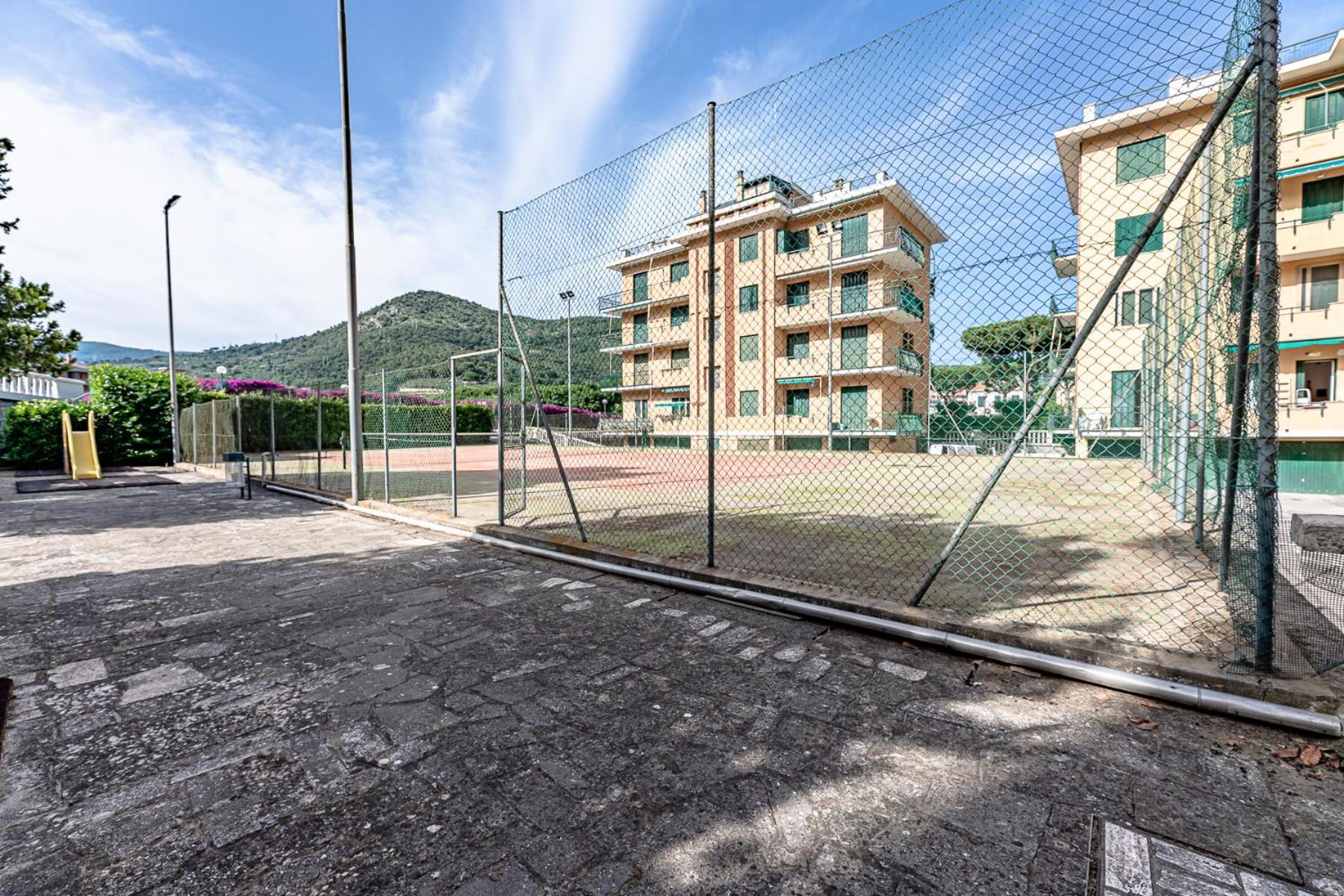 La Dimora Della Lullu, Luxury Apartment Пиетра Лигуре Екстериор снимка